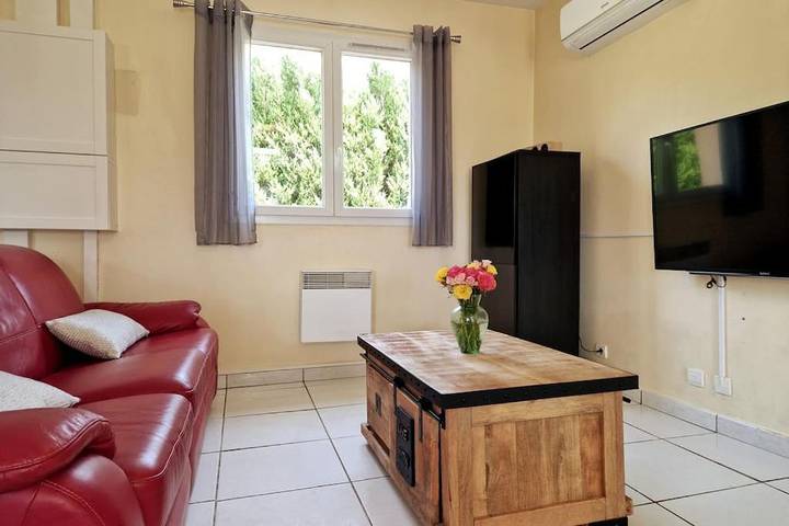 Location de vacances pour 8 personnes, avec Terrasse et Jardin à Podensac