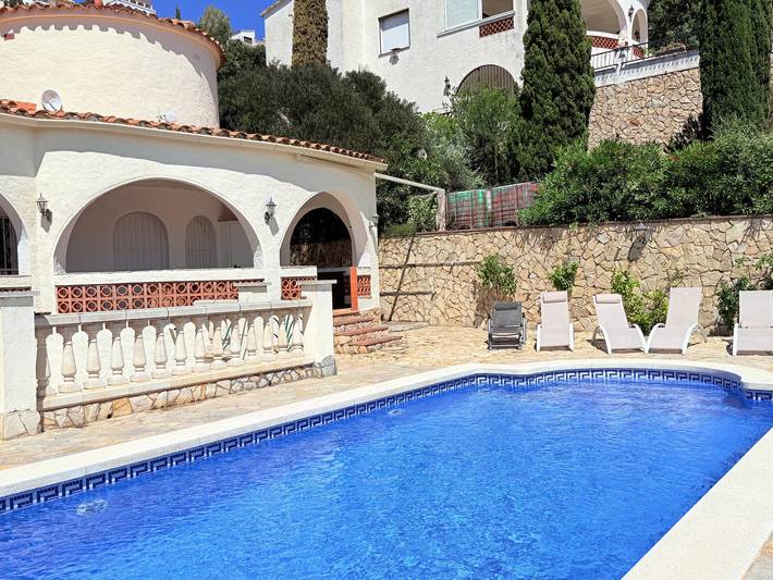 Villa für 4 Personen, mit Terrasse und Garten in Roses - 2