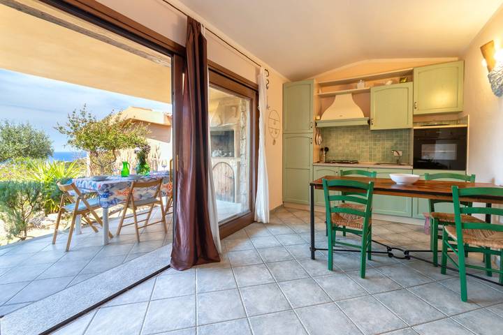 Casa vacanza per 5 persone, con Idromassaggio e Giardino a Costa Paradiso