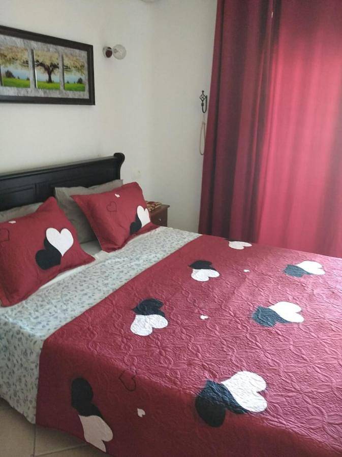 Appart’hôtel pour 3 personnes, avec balcon ainsi que piscine et vue, adapté aux familles