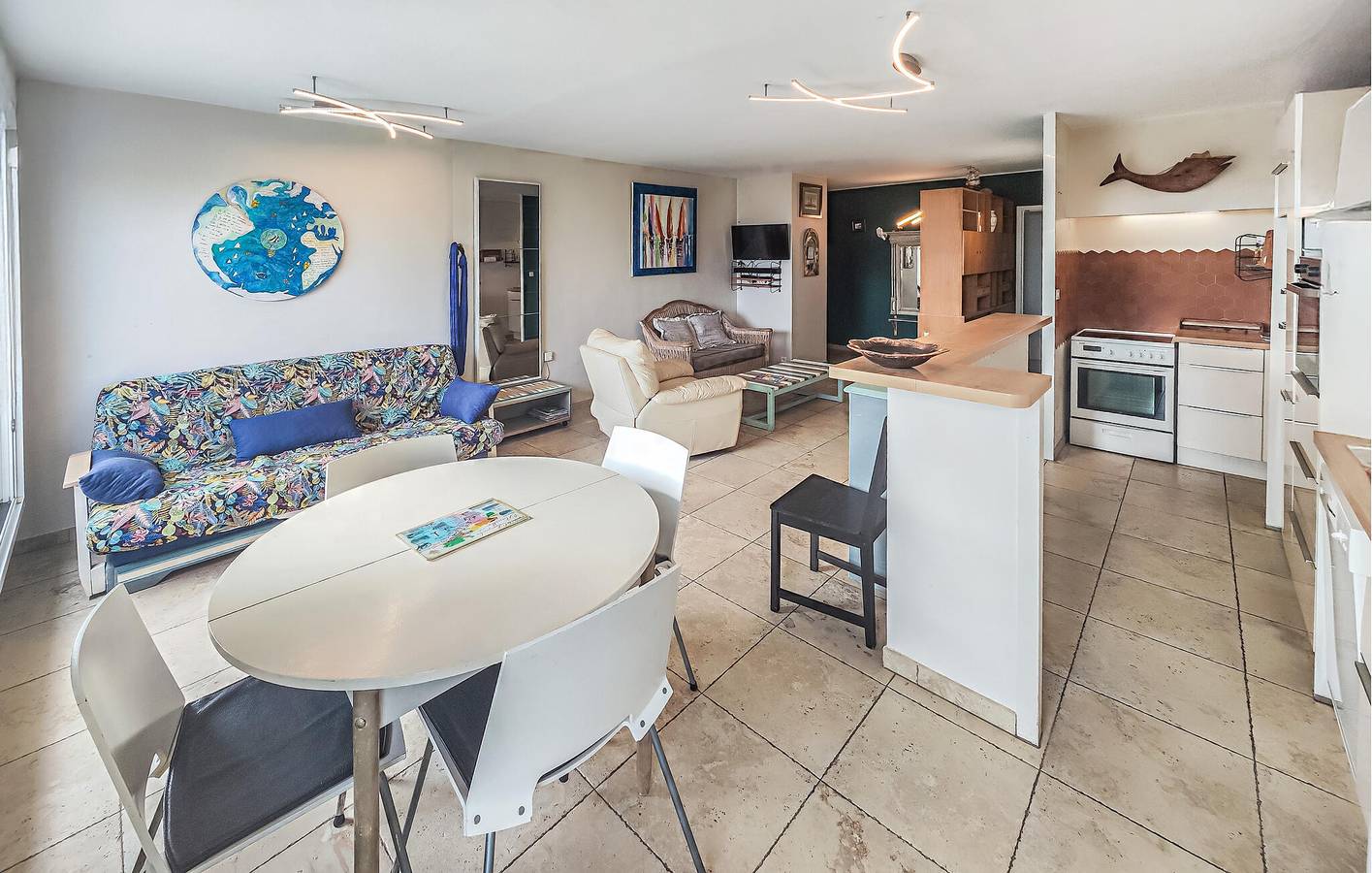 Apartamento vacacional entero, Acogedor apartamento junto a la playa con aparcamiento y WiFi in Cap d'Agde, Agde