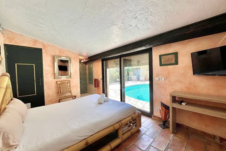 Gîte pour 10 personnes, avec jardin à Marguerittes - 2