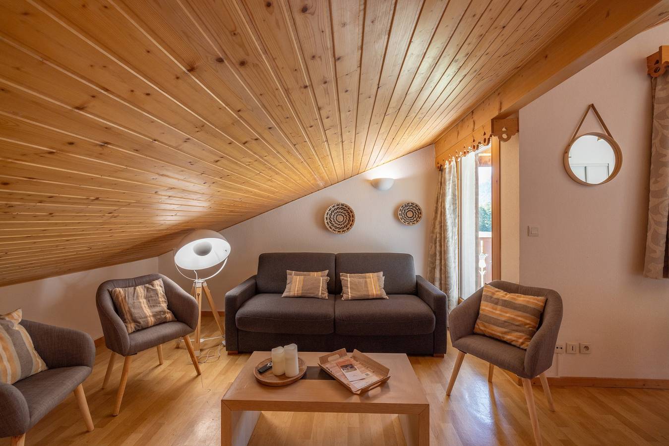 Appartement entier, Appartement 6/8 pers. à Samoëns – piscines, balcon & vue montagne in Samoëns, Région de Bonneville