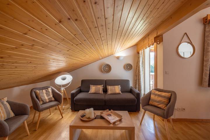 Ganze Wohnung, Appartement für 6–8 Personen in Samoëns – Pools, Balkon & Bergblick in Samoëns, Region Bonneville
