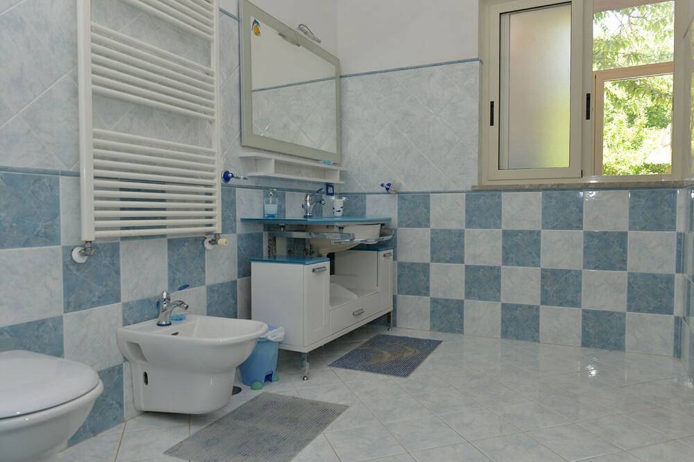 Villa with garden in the hills of Sorrento in Colli di Fontanelle, Sant'Agnello