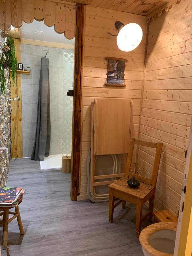 Appartement de vacances entier, Family Double Room in Saffloz, Jura Francais