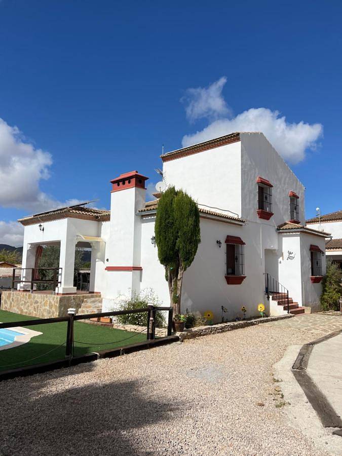 Apartamento para 8 personas, con Balcón y Terraza además de Jardín y Piscina en Arriate