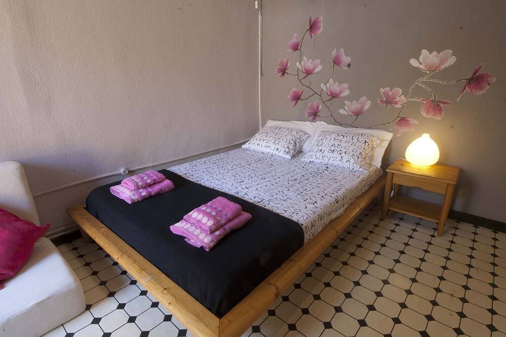 Charming traditional beach house, next to Barcelona! in el Masnou, Costa del Maresme