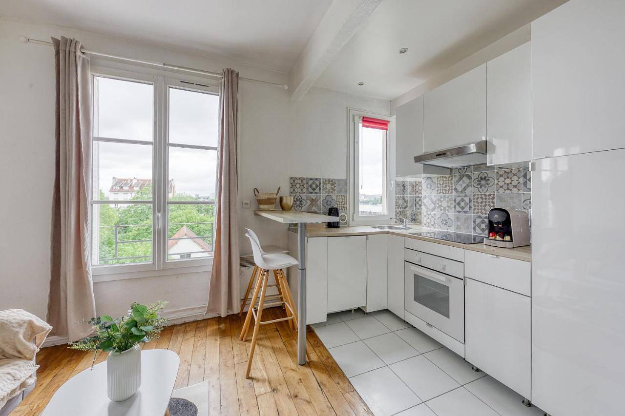 Appartement entier, T2 à 100m du centre - 10 min de Paris - 400m du lac et Casino d'Enghien - Gare d'Enghien à 10m in Enghien-les-Bains, Val-d'Oise