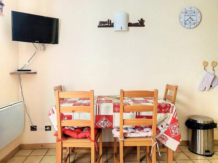Gîte pour 4 personnes, avec balcon dans Office De Tourisme Des Carroz - 4