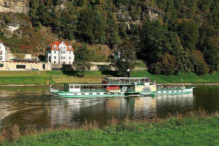 Ferienwohnung für 4 Personen, mit Balkon und Terrasse sowie Garten und Sauna in Rathen