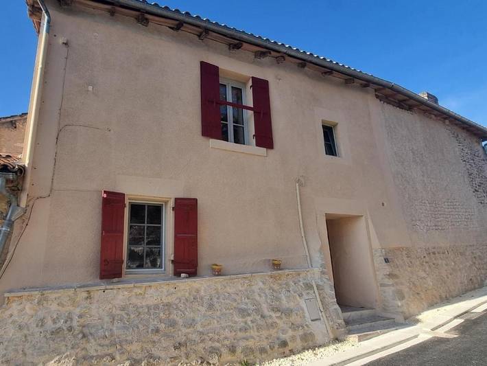 Location de vacances pour 2 personnes, avec jardin, animaux acceptés à Brossac - 2