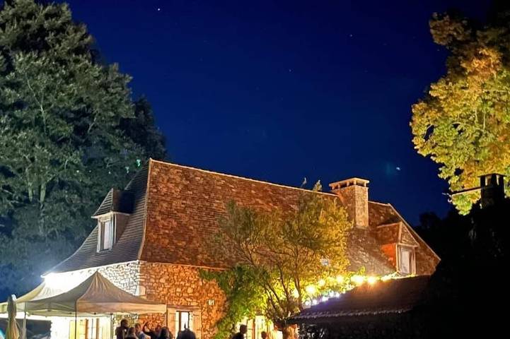 Location de vacances pour 10 personnes, avec jardin à Savignac-de-Miremont