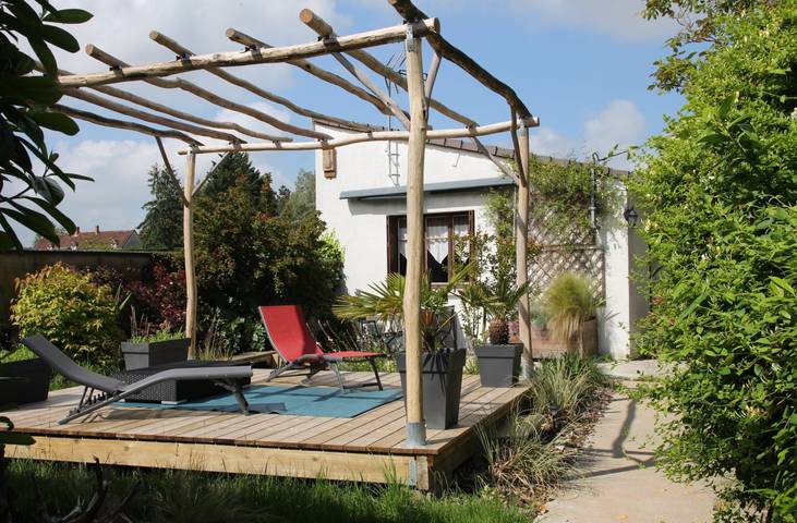 Gîte pour 2 personnes, avec jardin à Couffy
