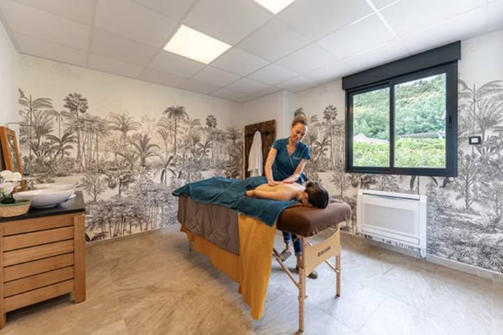 Location de vacances pour 6 personnes, avec jacuzzi ainsi que jardin et piscine à La Garde-Freinet - 4