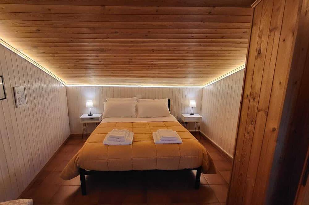 Dimora del Falco - Panoramic villa in Umbria with suites & regional breakfast in Montefalco, Perugia Province