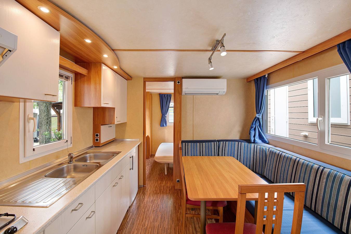 Ganze Wohnung, Ferienwohnung "Casa Mobile 11 Amici di Lazise" mit Pool, Garten, Klimaanlage und Wlan in Lazise, Gardasee-Berge