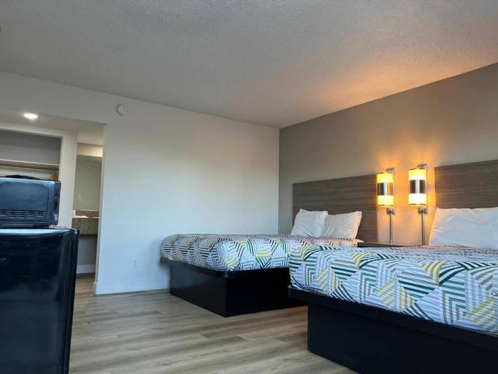 Ganze Wohnung, 2 Queensize-Betten | Nsmk, Micfridge in Fresno County