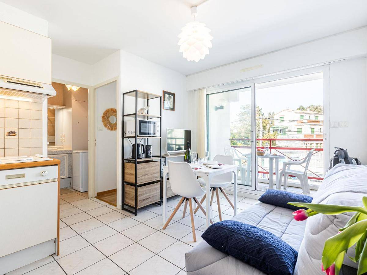 Appartement entier, Apartment Les Sternes by Interhome in Pontaillac, Royan