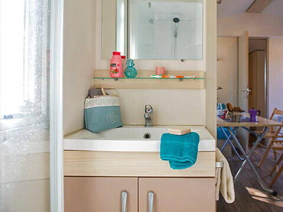 Camping Le Chêne Gris - Mobilhome 4 personas - Classic | 2 Dormitorios | 4 Pers. | Terraza elevada no cubierta | 2 baños | Aire acondicionado in Faremoutiers, Sena y Marne