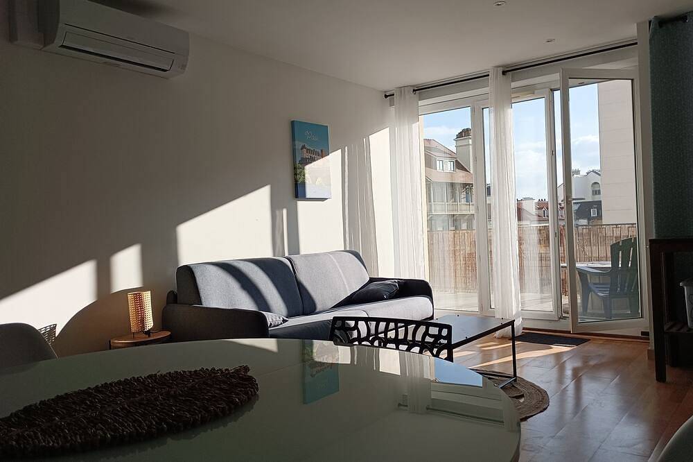 Entire apartment, Palois Roof Terrace 60m2 in Pau, Béarn