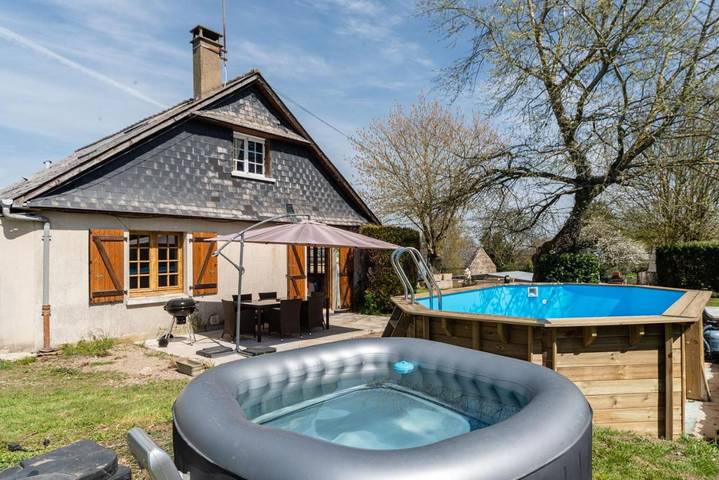 Location de vacances pour 8 personnes, avec jardin ainsi que piscine et jacuzzi, animaux acceptés à Torcé-Viviers-en-Charnie - 2