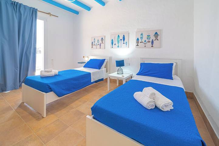 Villa für 8 Personen, mit Garten und Balkon in Palermo - 4