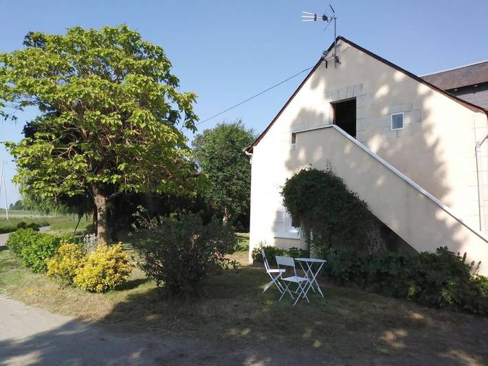 Gîte pour 3 personnes, avec jardin et vue à Neuil