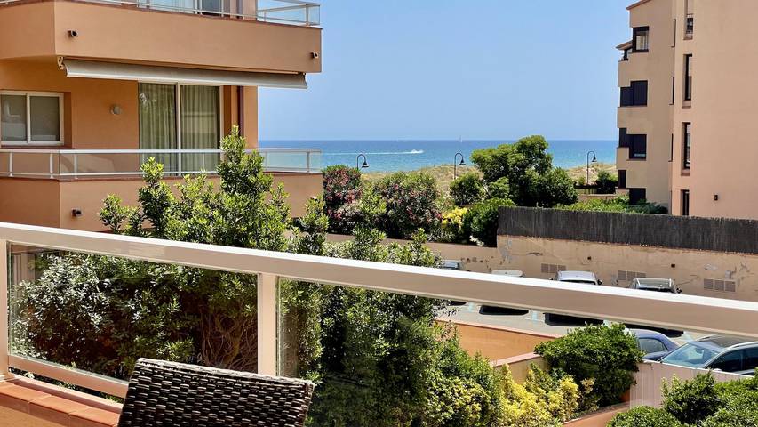 Ferienwohnung für 4 Personen, mit Kinderpool und Garten sowie Terrasse, mit Haustier in Pals