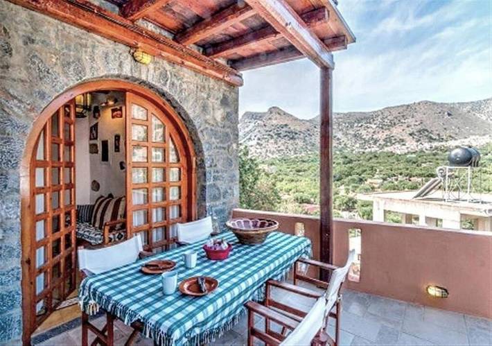 Location de vacances pour 6 personnes, avec vue sur l’océan ainsi que terrasse et piscine dans Elounda - 3