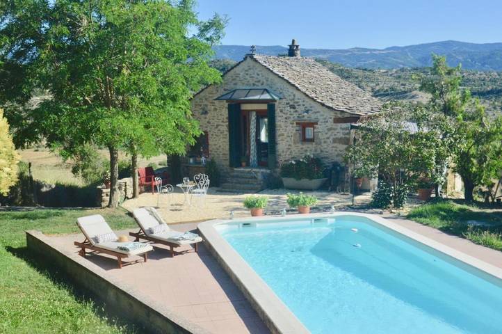Casa rural para 2 personas, con Terraza y Jardín además de Piscina y Vistas en Arguis