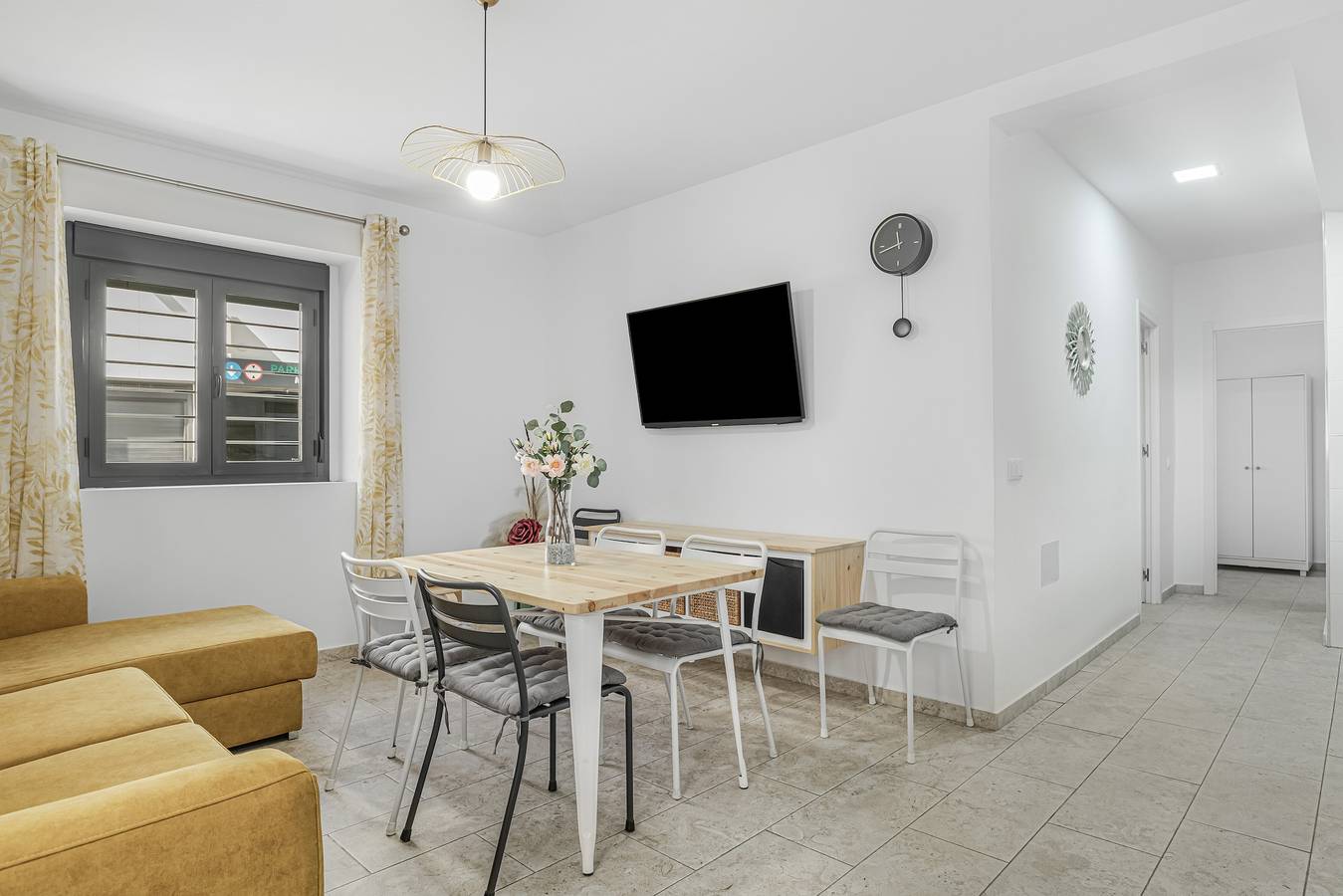 Apartamento entero, Apartamento 'Bellamar 1 Apartamento 2Dormitorios' con Wi-Fi y aire acondicionado in Playa Barbate, Barbate