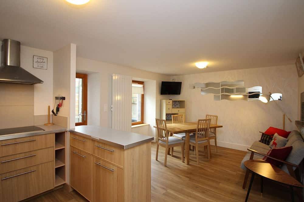 Ganze Wohnung, 3-Zimmer-Wohnung mit WIFI, 300 m zu den Thermen in Mont-Dore, Regionaler Naturpark Volcans d'Auvergne