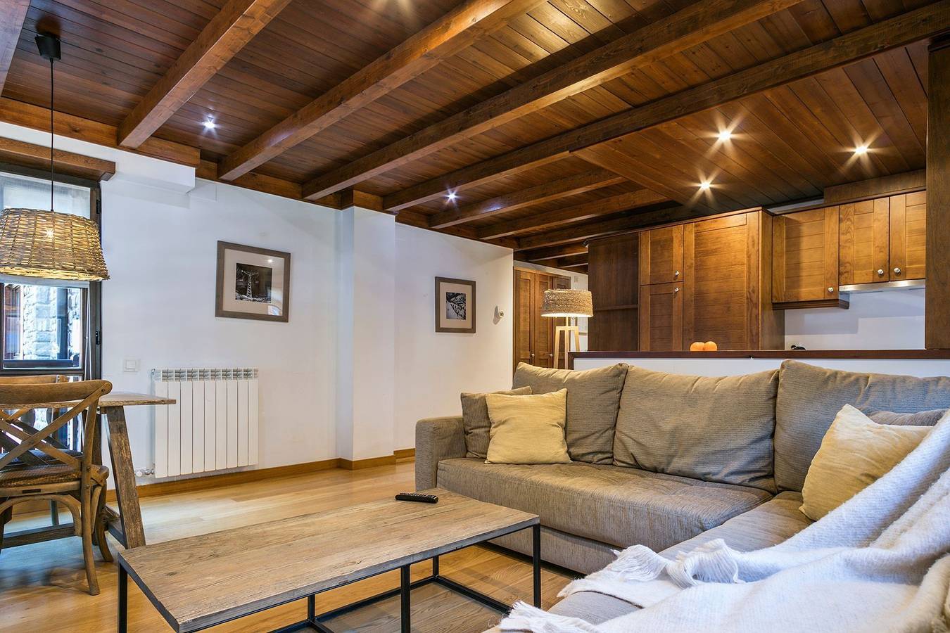 Ganze Wohnung, Ferienwohnung für 5 Personen mit Balkon in Baqueira, Naut Aran