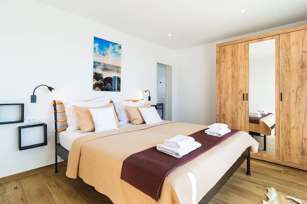 Prachtig huis in Jesenice met uitzicht. in Jesenice, Split-Dalmatië