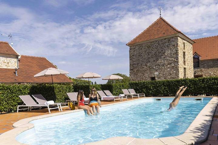Hôtel pour 4 personnes, avec piscine et jardin, animaux acceptés à Crécy-la-Chapelle - 2