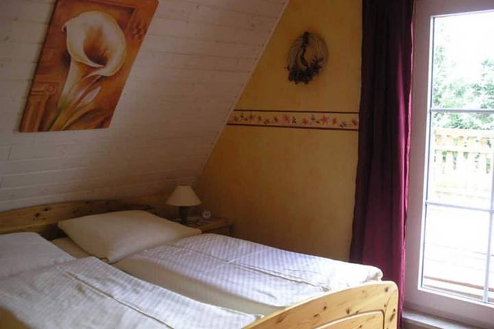 Ferienwohnung für 3 Personen, mit Garten und Sauna sowie Balkon - 1