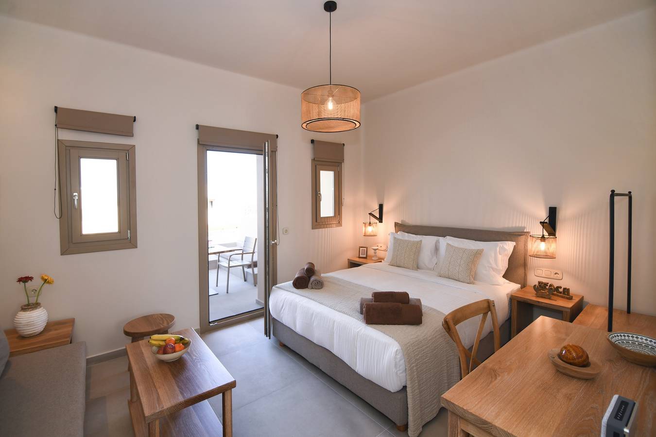 Santorini - Villa - Sleeps 2 - Pool - Parking, foto 9