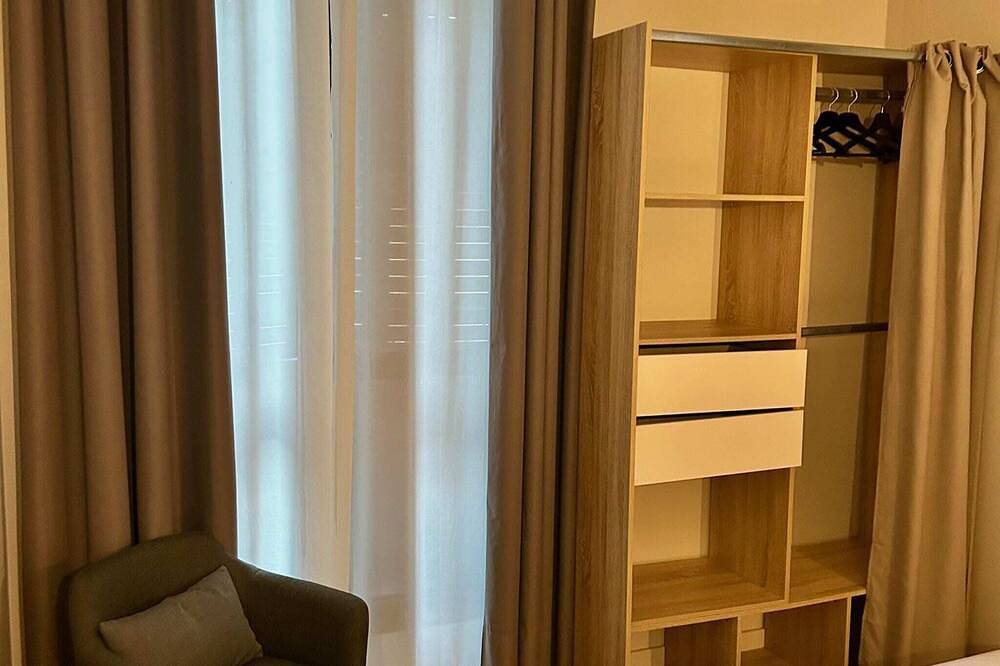 Entire apartment, Apartment 4 persons air-conditioned 1 bedroom + sofa bed Puy de Jumes A03 in Châtel-Guyon, Volcans d'Auvergne Regional Nature Park