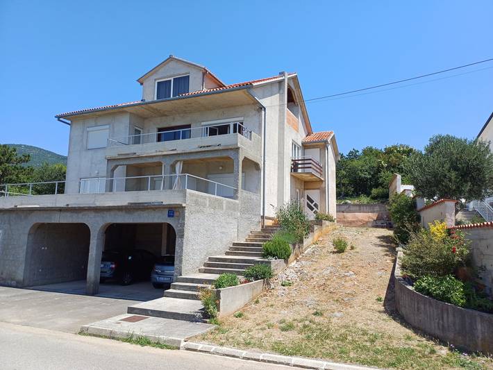 Ganze Wohnung, Studio Appartement mit Terrasse und Meerblick Klenovica, Novi Vinodolski -a in Klenovica, Primorje-Gorski Kotar