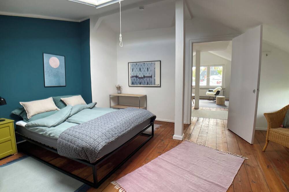 Apartamento entero, Bright top-floor apartment with large south-facing terrace in Sankt Jürgen, Lübeck