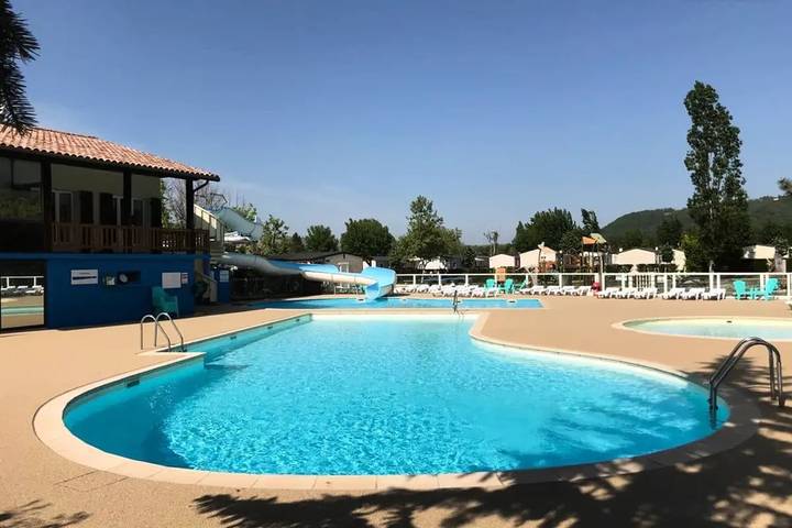 Camping pour 8 personnes, avec Jacuzzi