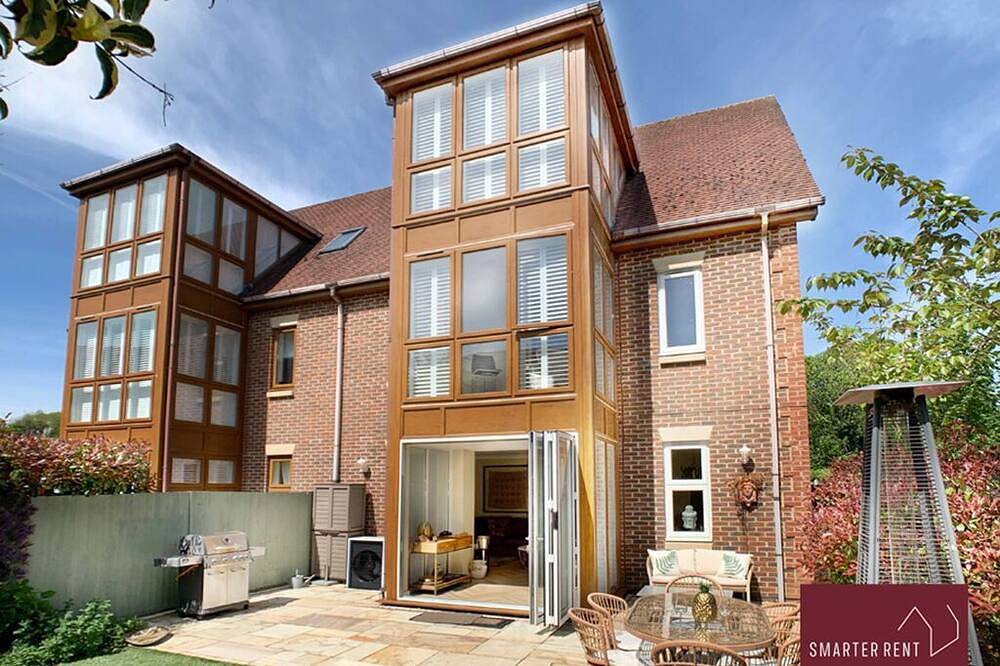 Chobham - Parking, Garden, Gated in Woking, Surrey