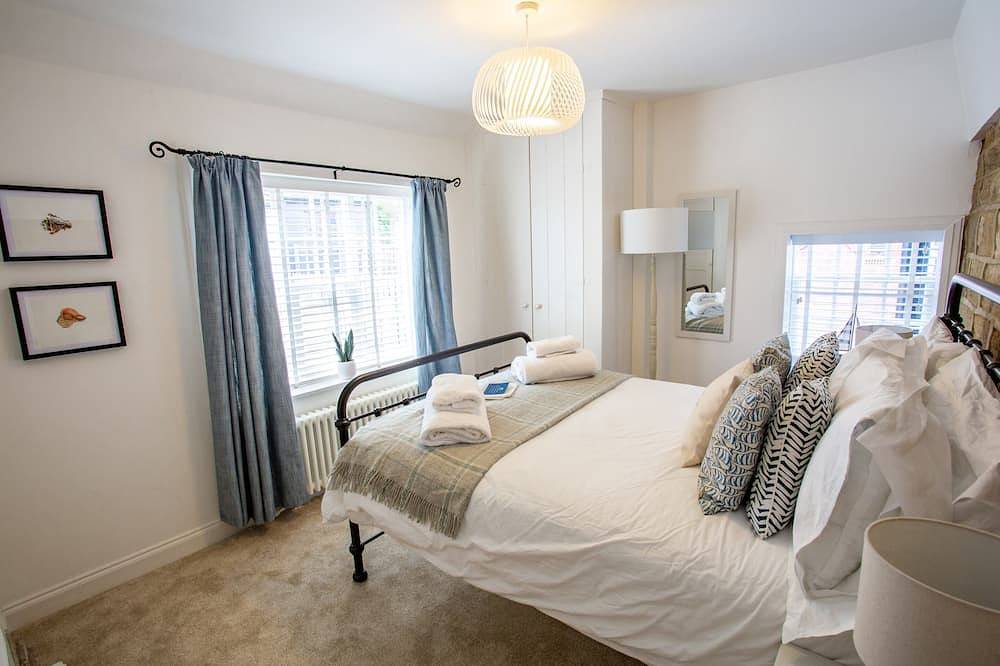 Whitby Boutique - Mast Cottage in Whitby, North York Moors National Park
