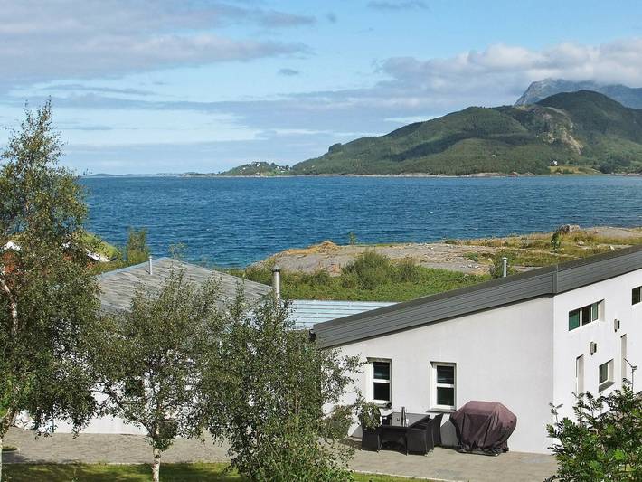 Ferienhaus für 9 Personen, mit Whirlpool und Terrasse sowie Garten in Nord-Norwegen - 2
