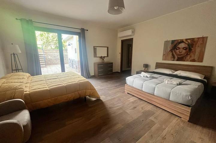 Ganze Wohnung, Elegant apartment with garden in exclusive Villa in the heart of Palermo in Palermo, Palermo Provinz