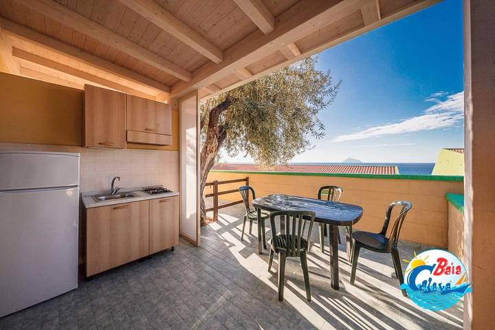 Parc de vacances pour 4 personnes, avec vue et bassin pour enfant ainsi que jardin et piscine, animaux acceptés en Sicile - 2