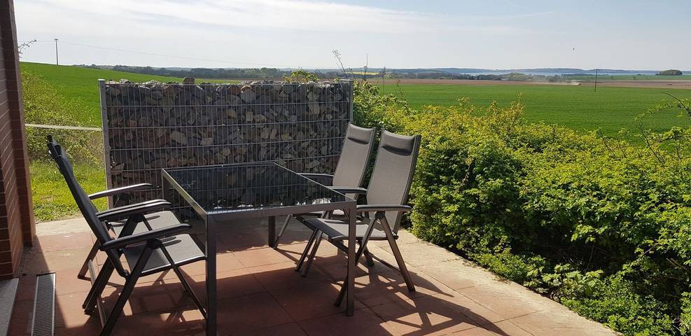 Ganze Wohnung, Ferienwohnung Kranichglück - im Herzen der Halbinsel Jasmund in Neddesitz, Sagard