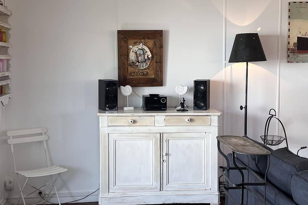 Chalet à Gruissan plage, Méditerranée à 300m avec la Fibre in Plage des Chalets, Gruissan