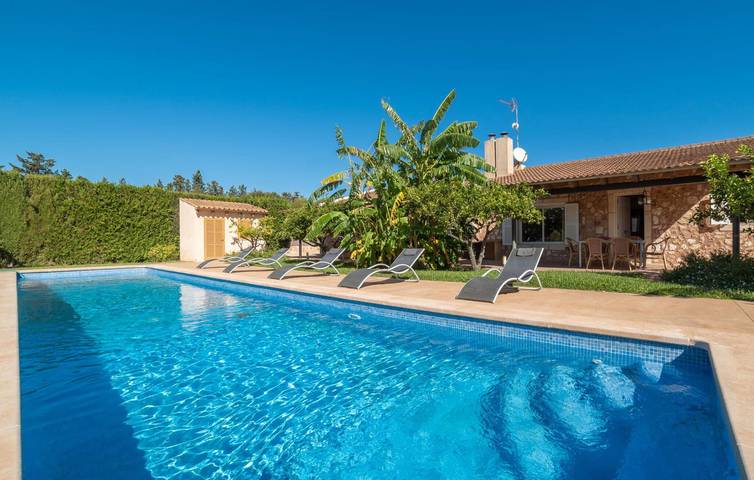 Terrace Apartment with Pool, Grill & Beach 1.5km in Sant Llorenç des Cardassar, East Majorca